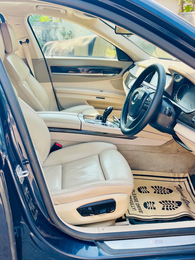 Second-hand 2014 BMW 7 Series Signature 730Ld for sale in Pune-18