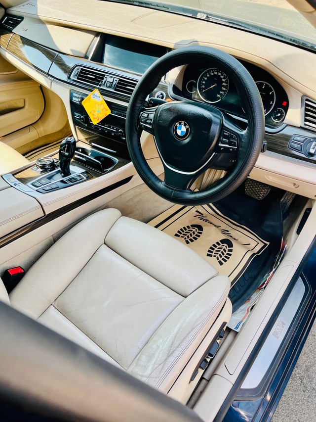 Second-hand 2014 BMW 7 Series Signature 730Ld for sale in Pune-19