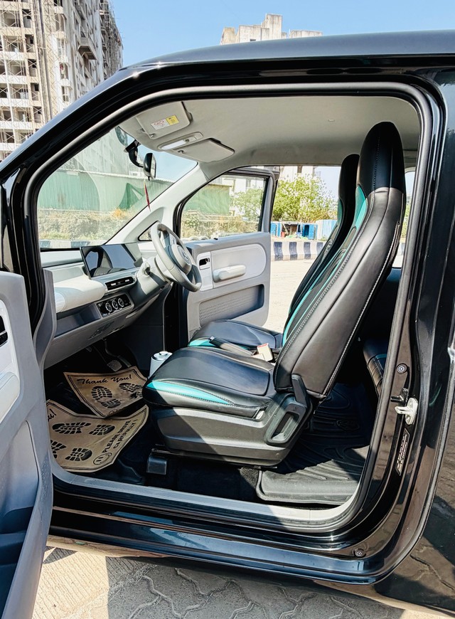 Second-hand 2023 MG Comet EV Play for sale in Pune-13