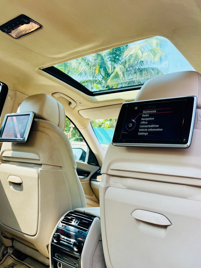 Second-hand 2014 BMW 7 Series Signature 730Ld for sale in Pune-6