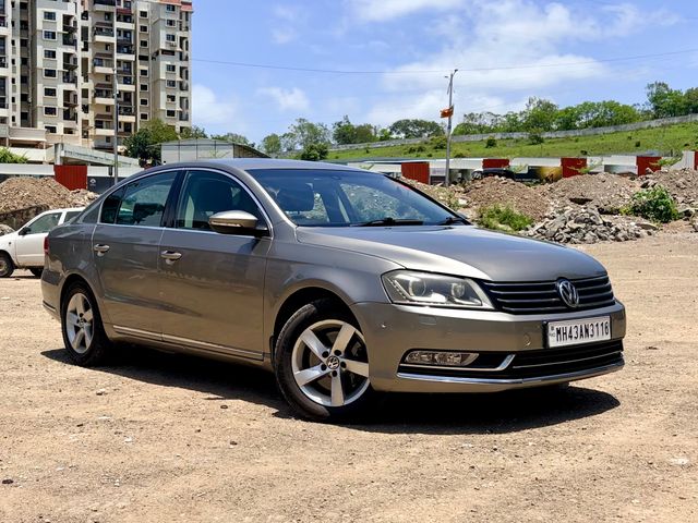 Volkswagen Passat डीजल हाईलाइन 2.0 TDI Second-hand 2013 Volkswagen Passat डीजल हाईलाइन 2.0 TDI for sale in Pune