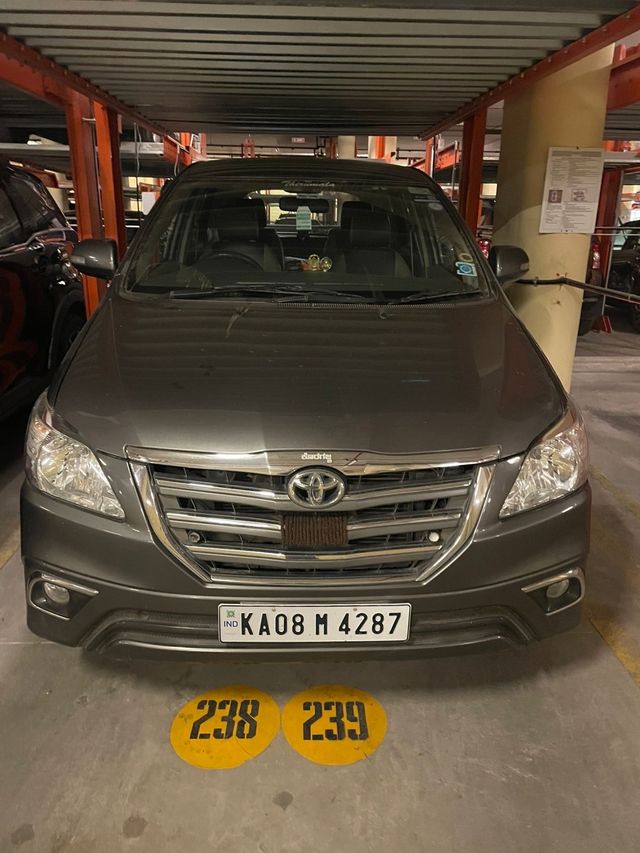 Toyota Innova 2.5 VX (Diesel) 7 Seater Second-hand 2014 Toyota Innova 2.5 VX (Diesel) 7 Seater for sale in Bangalore