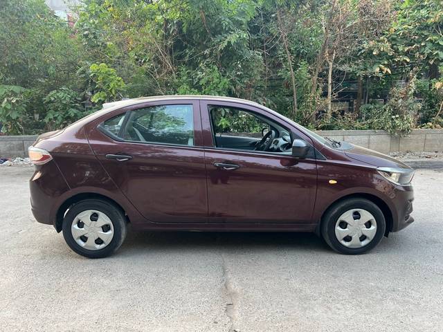 https://images10.gaadi.com/usedcar_image/06E57948-0CB6-4D0A-A6C9-0B35D8EADC7C/original/6b0a465b-53c1-4f1e-81bb-662ee4ae6e52.jpg?imwidth=6401