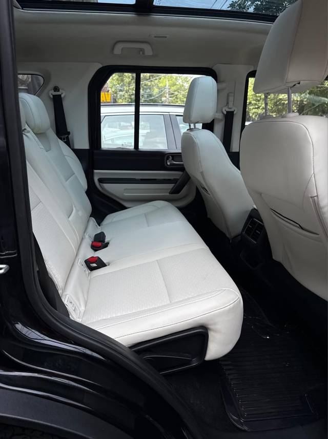 https://images10.gaadi.com/usedcar_image/0910A735-19AD-4EDA-B313-CE0FEAC3B2AF/original/dd63f93f-717c-4bb5-ae7a-d10e5f37dc0f.jpg?imwidth=6402