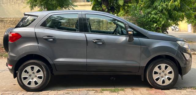 https://images10.gaadi.com/usedcar_image/0912855A-540A-4962-8DB9-A33B4D76F2A0/original/d5904dfc-0ecd-4399-8745-a2e9ea8de32d.jpg?imwidth=6401