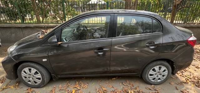 https://images10.gaadi.com/usedcar_image/0912855A-540A-4962-8DB9-A33B4D76F2A0/original/f19b8f0b-8a21-4513-a685-1c484e60e97a.jpg?imwidth=6402