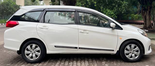 https://images10.gaadi.com/usedcar_image/0912855A-540A-4962-8DB9-A33B4D76F2A0/original/f7ea671f-bafb-4cf8-a372-9971dbb67e77.jpg?imwidth=6401