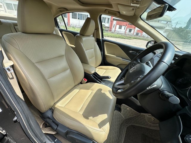 Second-hand 2017 Honda City i VTEC VX for sale in New Delhi-8