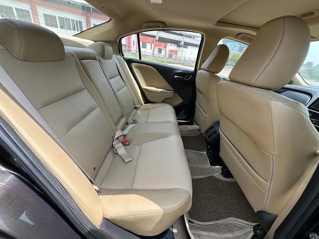 Second-hand 2017 Honda City i VTEC VX for sale in New Delhi-9