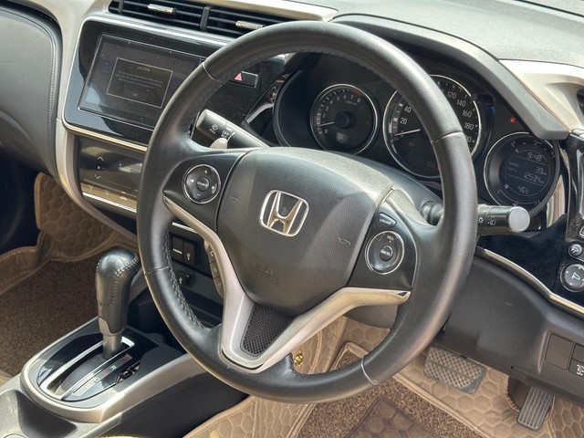 Second-hand 2017 Honda City i VTEC VX for sale in New Delhi-5