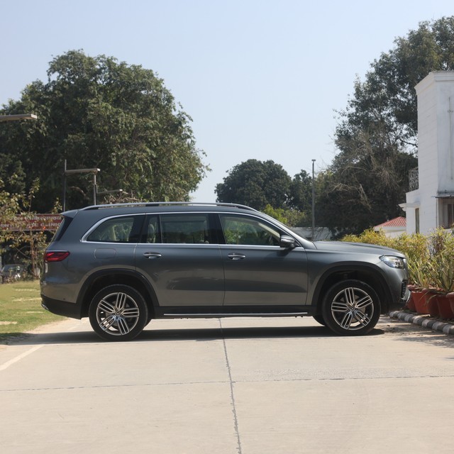 Second-hand 2024 Mercedes-Benz GLS 450 4matic for sale in New Delhi-4