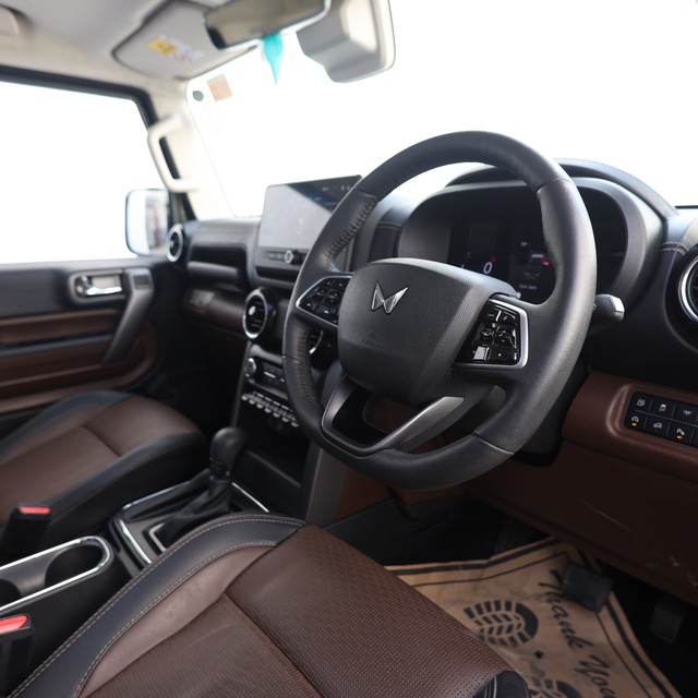 Second-hand 2025 Mahindra Thar ROXX AX7L 4WD Diesel AT for sale in New Delhi-7