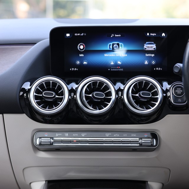 Second-hand 2022 Mercedes-Benz GLA 200 BSVI for sale in New Delhi-9