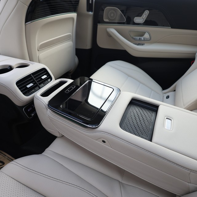 Second-hand 2024 Mercedes-Benz GLS 450 4matic for sale in New Delhi-10