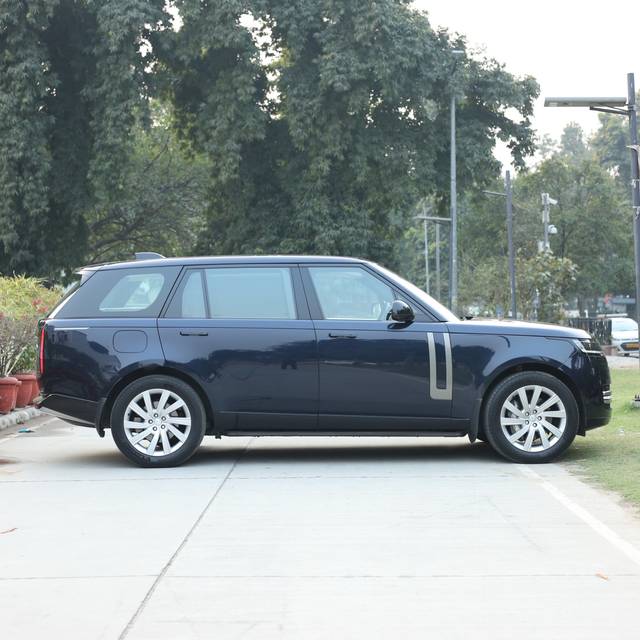 https://images10.gaadi.com/usedcar_image/0B1C55BE-F7E7-469D-AA39-A705A48EAB59/original/27015536-30e9-4e9f-b53e-9a3207d51886.jpg?imwidth=6401