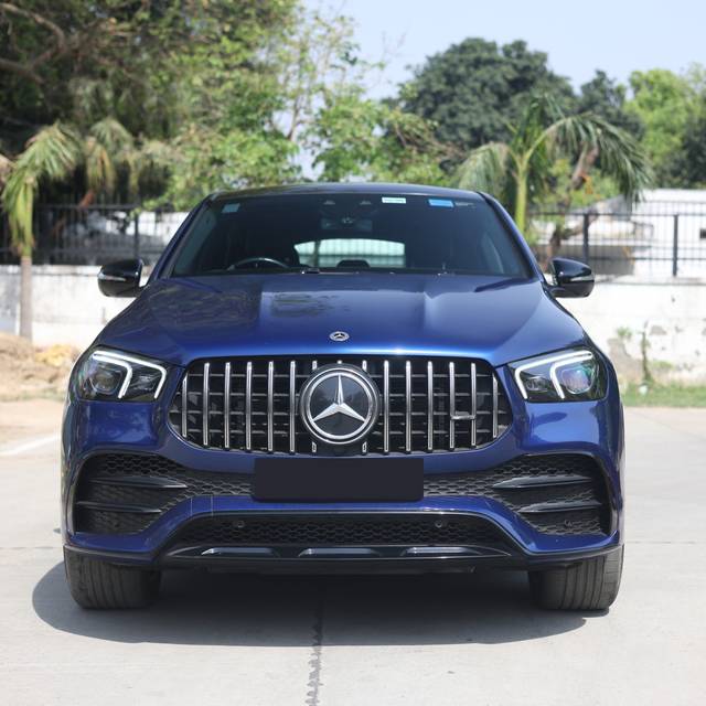 https://images10.gaadi.com/usedcar_image/0B1C55BE-F7E7-469D-AA39-A705A48EAB59/original/2aa92e1f-df37-4e0c-b0c4-a737f9c2ab28.jpg?imwidth=6400