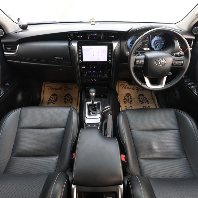 Second-hand 2024 Toyota Fortuner 4X2 AT for sale in New Delhi-6