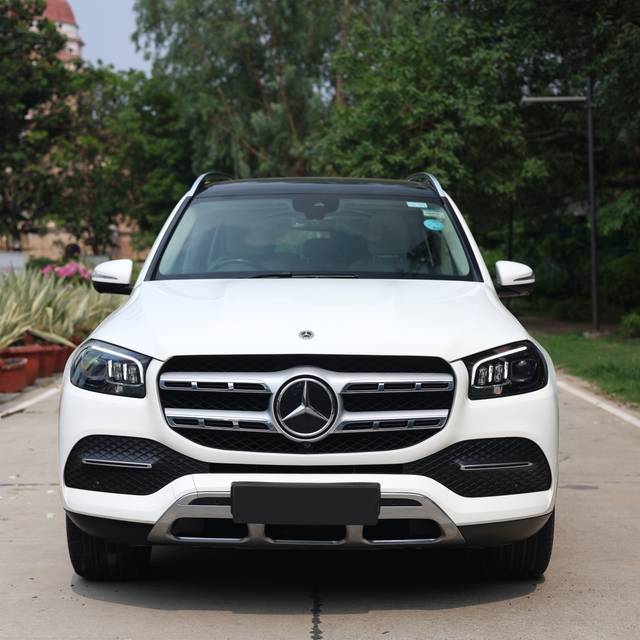 https://images10.gaadi.com/usedcar_image/0B1C55BE-F7E7-469D-AA39-A705A48EAB59/original/3e5b72cb-0061-4023-9cb7-44a4bb82fd0f.jpg?imwidth=6402