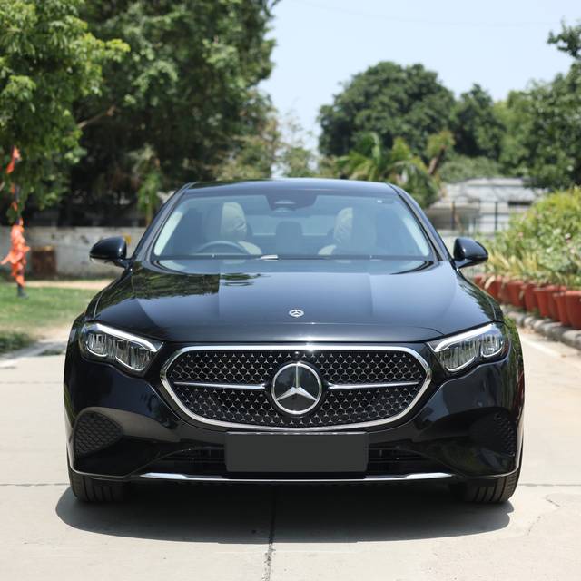 https://images10.gaadi.com/usedcar_image/0B1C55BE-F7E7-469D-AA39-A705A48EAB59/original/4422152e-3365-40a5-b3d5-7a27c7467a03.jpg?imwidth=6400