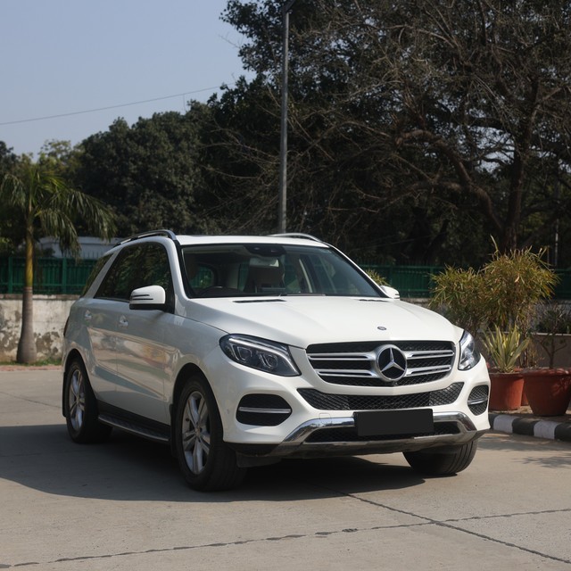Second-hand 2017 Mercedes-Benz GLE 400 4MATIC for sale in New Delhi-0