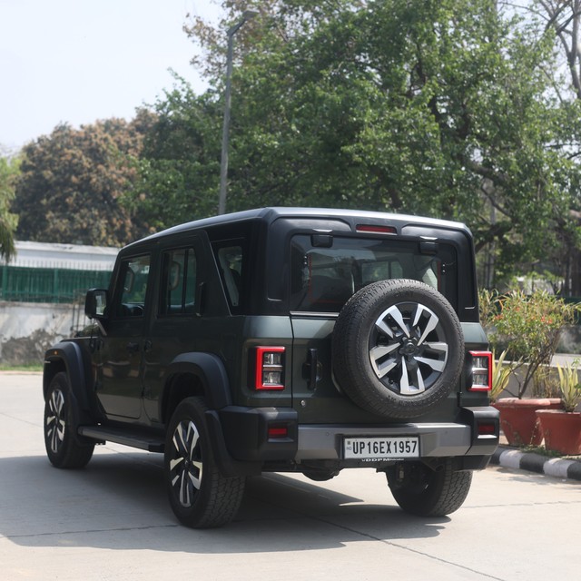 Second-hand 2025 Mahindra Thar ROXX AX7L 4WD Diesel AT for sale in New Delhi-3
