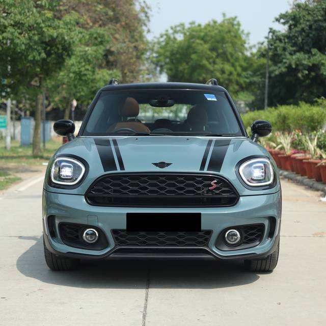 https://images10.gaadi.com/usedcar_image/0B1C55BE-F7E7-469D-AA39-A705A48EAB59/original/83e5c2b4-5cb9-4218-aae5-0046fc4a0d5e.jpg?imwidth=6402