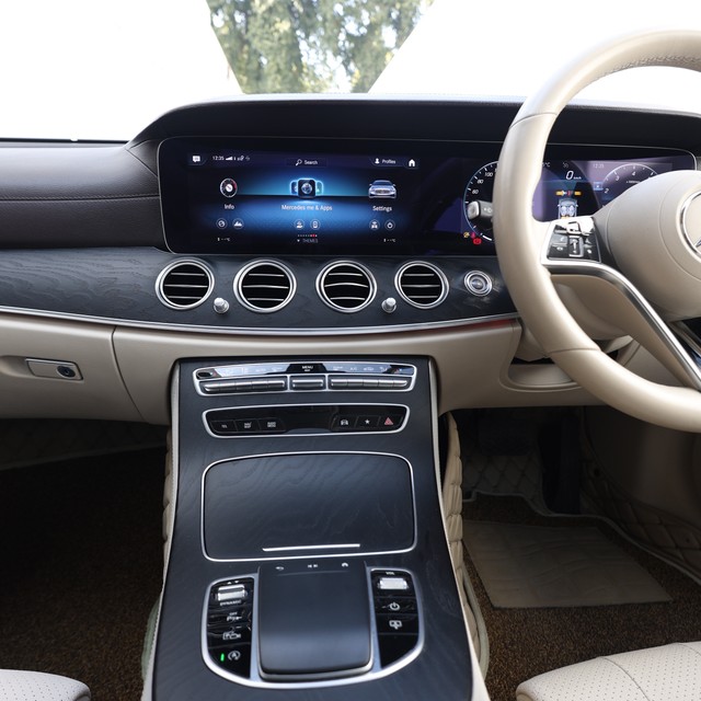 Second-hand 2021 Mercedes-Benz E-Class Exclusive E 200 for sale in New Delhi-11