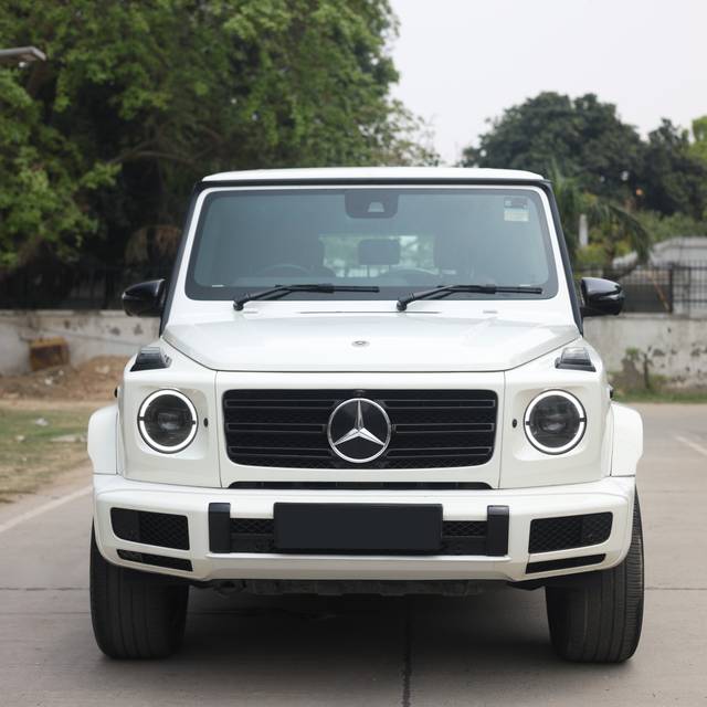 https://images10.gaadi.com/usedcar_image/0B1C55BE-F7E7-469D-AA39-A705A48EAB59/original/8823146b-6494-40f1-b421-a7bcbaf20a3e.jpg?imwidth=6400