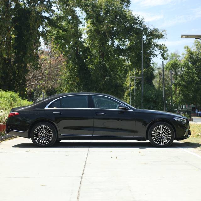 https://images10.gaadi.com/usedcar_image/0B1C55BE-F7E7-469D-AA39-A705A48EAB59/original/907e65b8-8c6d-4e8d-81f6-1fc19e73730b.jpg?imwidth=6401
