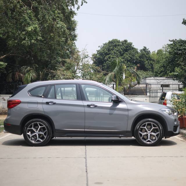 https://images10.gaadi.com/usedcar_image/0B1C55BE-F7E7-469D-AA39-A705A48EAB59/original/91cf7ca2-8fa4-4d41-a5e3-0bf6e4487917.jpg?imwidth=6401