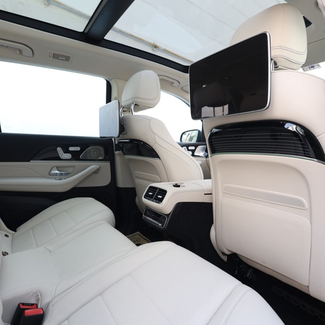 Second-hand 2024 Mercedes-Benz GLS 450 4matic for sale in New Delhi-12