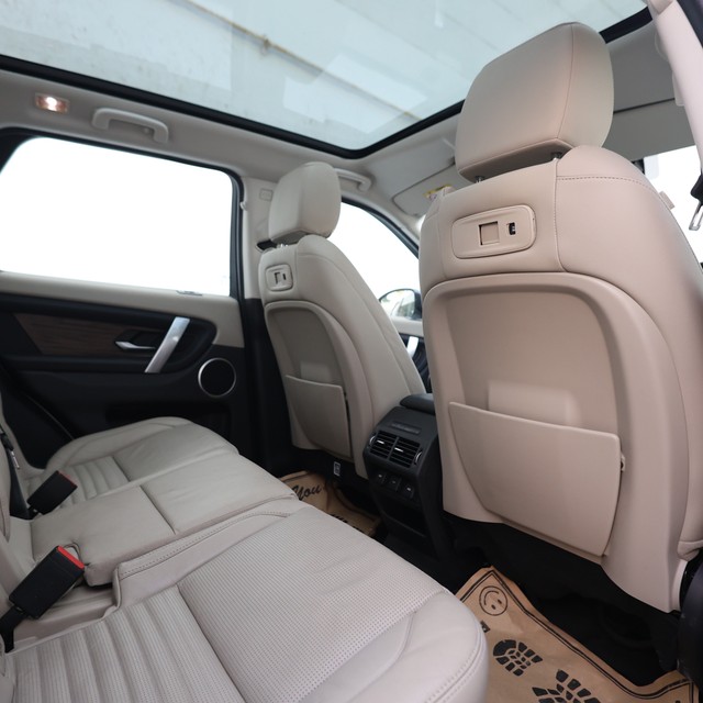 Second-hand 2019 Land Rover Discovery Sport Petrol SE 7S for sale in New Delhi-10