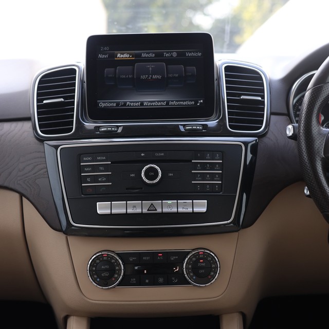 Second-hand 2017 Mercedes-Benz GLE 400 4MATIC for sale in New Delhi-3