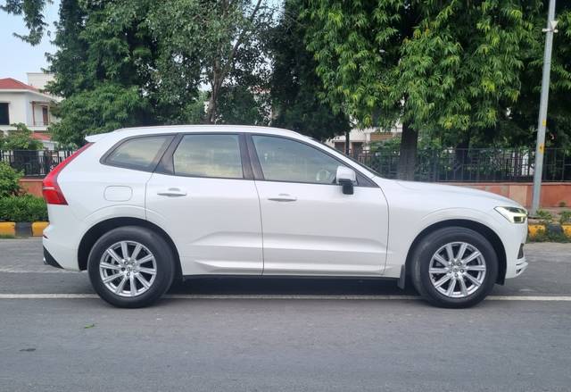 https://images10.gaadi.com/usedcar_image/0B1C55BE-F7E7-469D-AA39-A705A48EAB59/original/acb0dd90-924a-4b4c-b59a-ba2dbf48c2aa.jpg?imwidth=6401