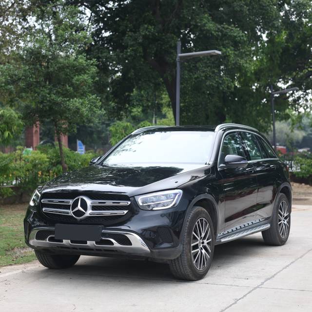 https://images10.gaadi.com/usedcar_image/0B1C55BE-F7E7-469D-AA39-A705A48EAB59/original/b17b3b11-4ee1-4169-ba79-2880204401f3.jpg?imwidth=6402