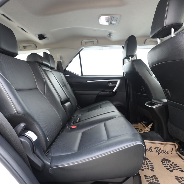 Second-hand 2024 Toyota Fortuner 4X2 AT for sale in New Delhi-7