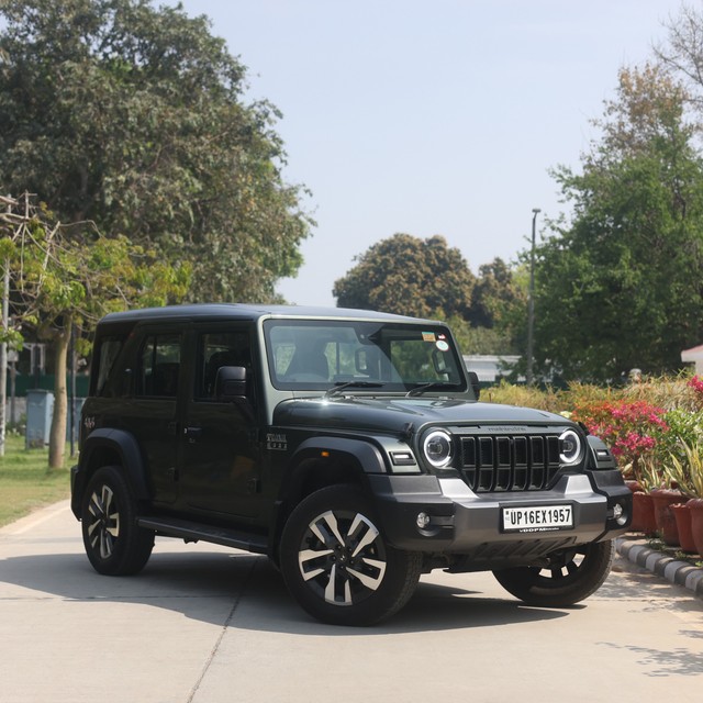 Second-hand 2025 Mahindra Thar ROXX AX7L 4WD Diesel AT for sale in New Delhi-2