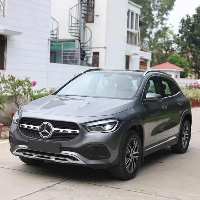 https://images10.gaadi.com/usedcar_image/0B1C55BE-F7E7-469D-AA39-A705A48EAB59/original/c79206fb-d526-4d2c-9279-9ee38fe3ebbf.jpg?imwidth=6402