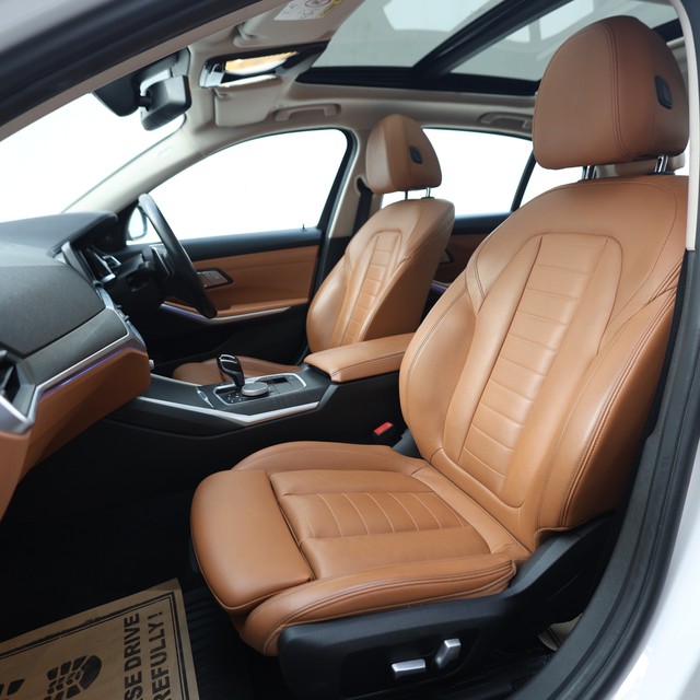 Second-hand 2022 BMW 3 Series Long Wheelbase 330 Li Luxury Line for sale in New Delhi-7