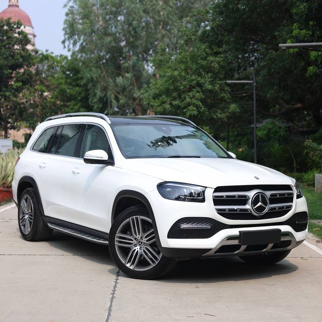 https://images10.gaadi.com/usedcar_image/0B1C55BE-F7E7-469D-AA39-A705A48EAB59/original/ce763187-c1b4-42a4-8a62-2e529b050f7c.jpg?imwidth=6400