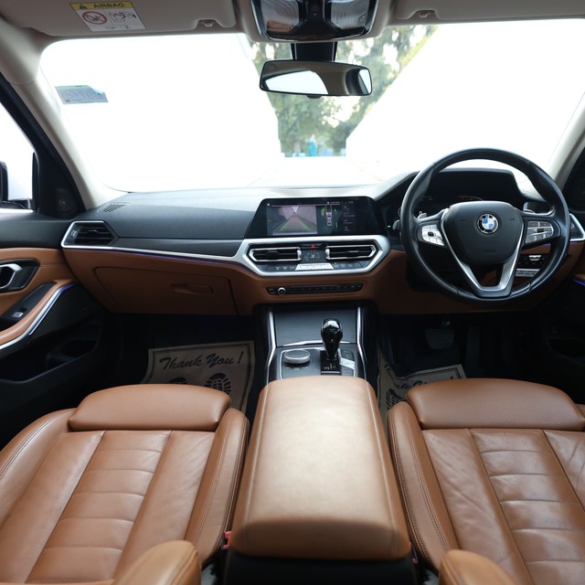 Second-hand 2022 BMW 3 Series Long Wheelbase 330 Li Luxury Line for sale in New Delhi-12