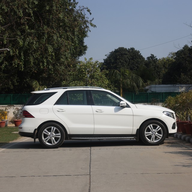 Second-hand 2017 Mercedes-Benz GLE 400 4MATIC for sale in New Delhi-1