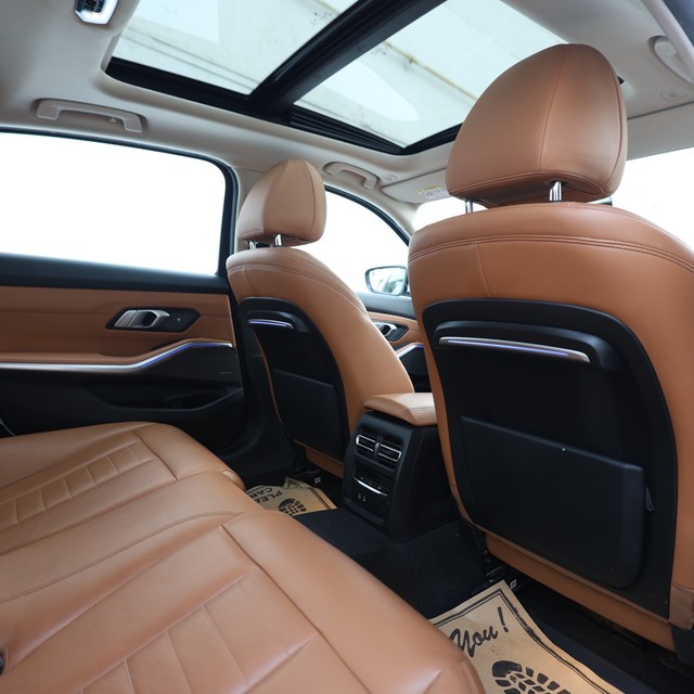 Second-hand 2022 BMW 3 Series Long Wheelbase 330 Li Luxury Line for sale in New Delhi-9