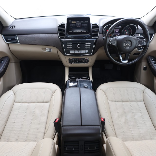 Second-hand 2017 Mercedes-Benz GLE 400 4MATIC for sale in New Delhi-7