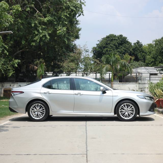 https://images10.gaadi.com/usedcar_image/0B1C55BE-F7E7-469D-AA39-A705A48EAB59/original/f721b5e0-5d8f-47b8-91fc-6948ce20e36d.jpg?imwidth=6401