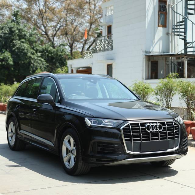 https://images10.gaadi.com/usedcar_image/0B1C55BE-F7E7-469D-AA39-A705A48EAB59/original/f93aeb8a-c251-4dde-9510-cecbc6699e9d.jpg?imwidth=6400