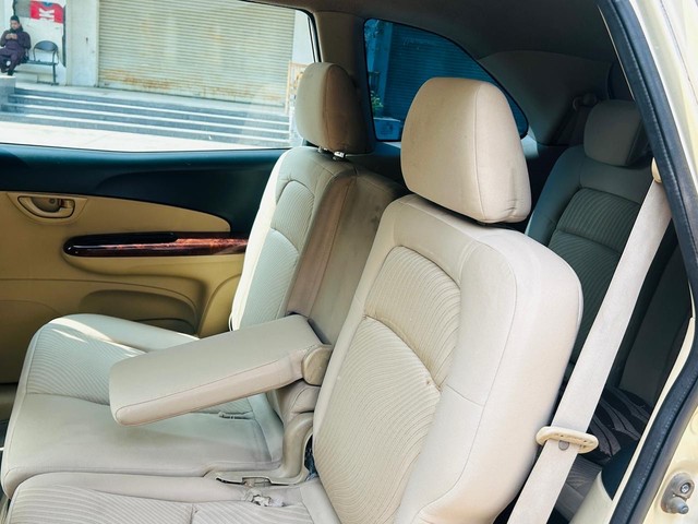 Second-hand 2014 Honda Mobilio V i-DTEC for sale in Ahmedabad-13