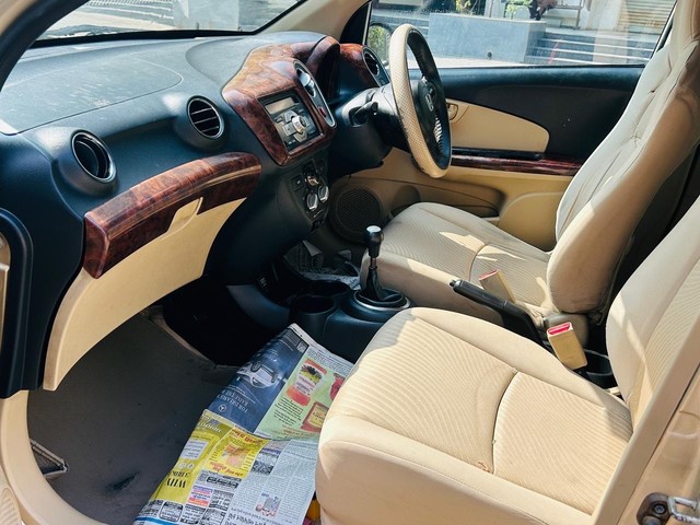 Second-hand 2014 Honda Mobilio V i-DTEC for sale in Ahmedabad-10