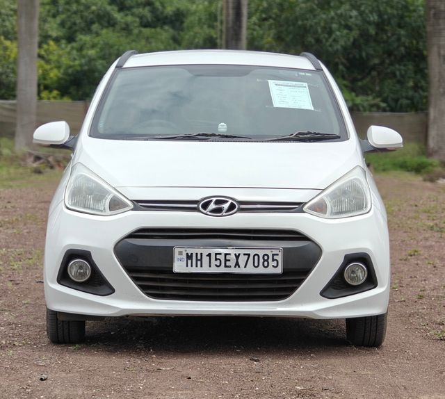 Hyundai Grand i10 Asta Option Second-hand 2015 Hyundai Grand i10 Asta Option for sale in Nashik