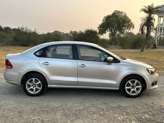 https://images10.gaadi.com/usedcar_image/15F0DB77-37AF-45B4-BF5F-684C6905C710/original/83767277-2ba1-4c33-95f3-a2b75535ad8a.jpg?imwidth=6401